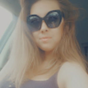 Meet your Posher, Alyzia